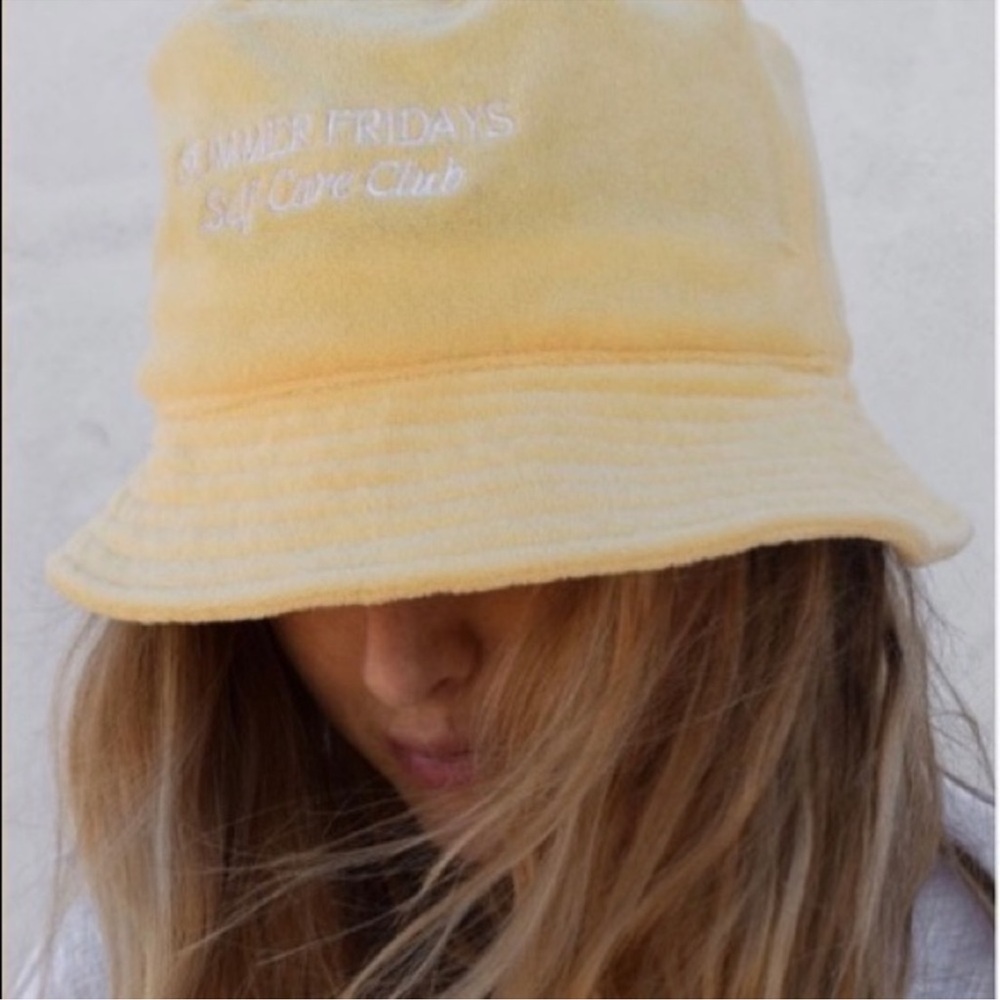 Summer Fridays bucket hat